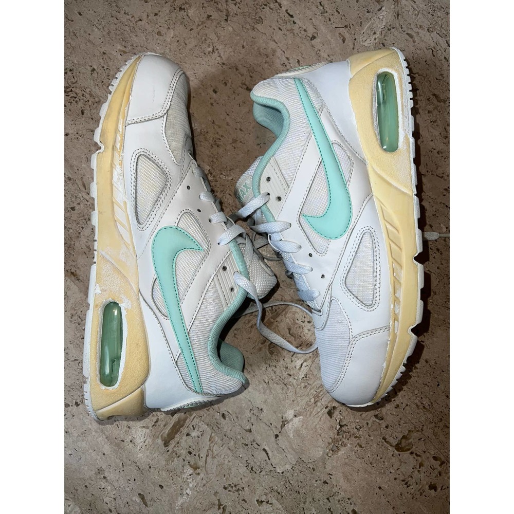 NIKE Air Max Teal and White Size 9 Womens
